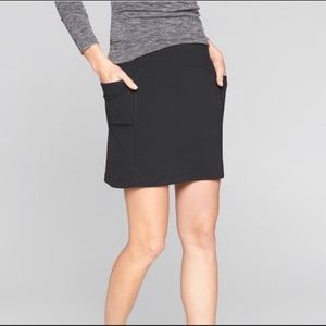 Athleta Black excursion skort XS